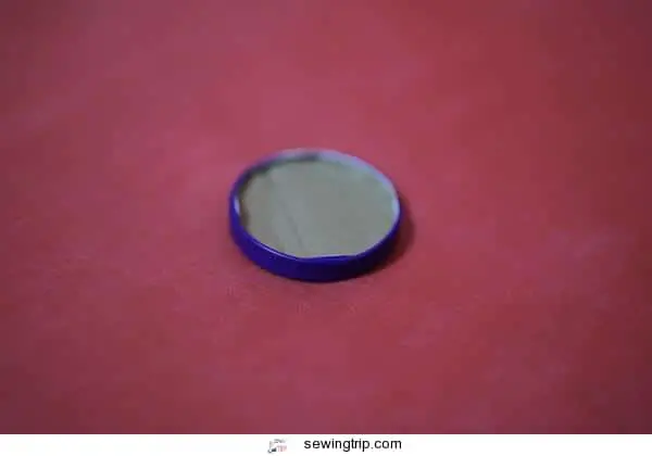 more-circles-glue-in-the-lid