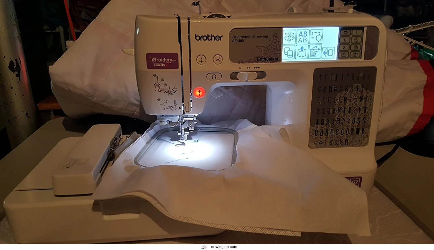 Brother SE400 Combination Computerized Sewing