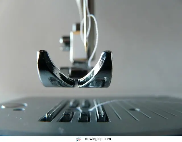 how to clean a sewing machine