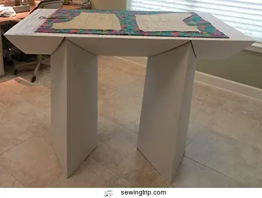 That-Table Flat-Top, Fold-Away, Counter Height,