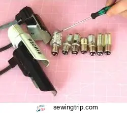 Singer-Featherweight-Sewing-Machine-Bulb