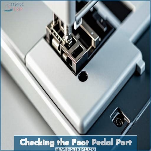 Checking the Foot Pedal Port