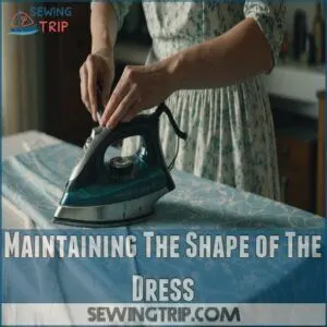 Maintaining The Shape of The Dress Maintaining The Shape of The Dress