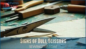signs of dull scissors