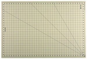 Best Fabric Cutting Mats for Quilting: Reviews & Buying Guide 2 Fiskars Self Healing Eco Cutting B0055741XA